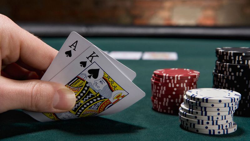 Cách chơi poker tại Topzo khá đơn giản những có phần rất thú vị